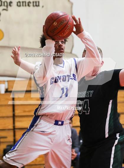 Thumbnail 3 in Reedley vs. Madera photogallery.