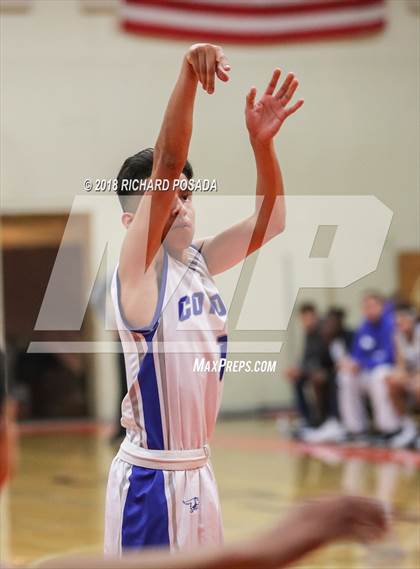 Thumbnail 3 in Reedley vs. Madera photogallery.