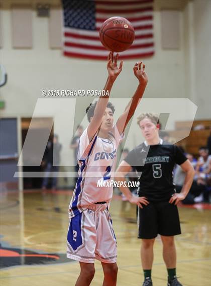 Thumbnail 1 in Reedley vs. Madera photogallery.