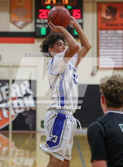 Thumbnail 2 in Reedley vs. Madera photogallery.