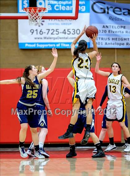 Thumbnail 2 in Del Oro vs. Oak Ridge (Common Good Classic) photogallery.