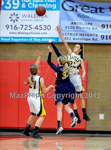 Thumbnail 3 in Del Oro vs. Oak Ridge (Common Good Classic) photogallery.