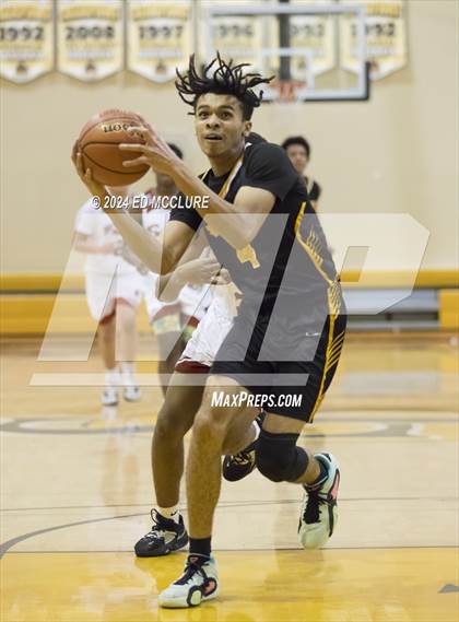 Thumbnail 2 in San Pedro vs Fremont (Pirate Shootout Tournament) photogallery.