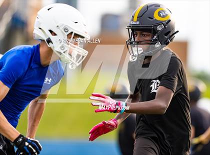 Thumbnail 1 in FR: Centerville vs. Springboro (7v7) photogallery.
