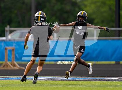 Thumbnail 2 in FR: Centerville vs. Springboro (7v7) photogallery.