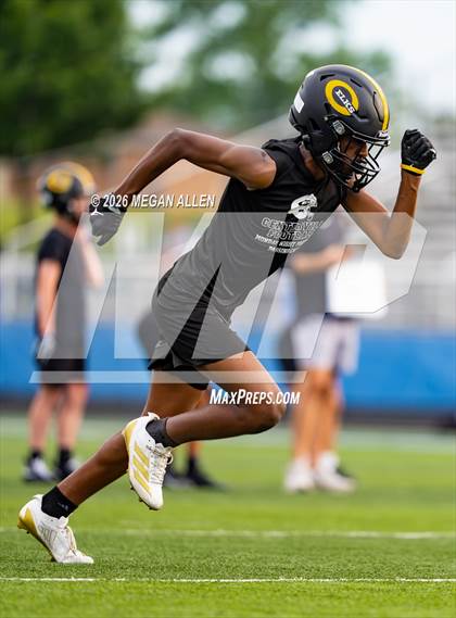 Thumbnail 2 in FR: Centerville vs. Springboro (7v7) photogallery.