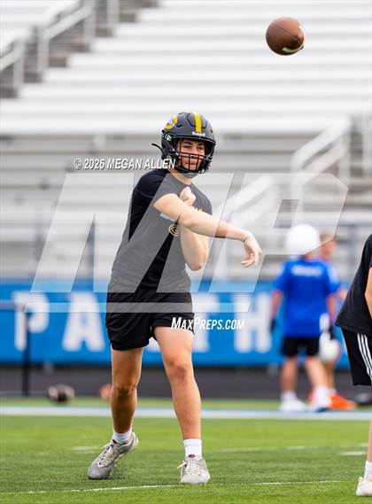 Thumbnail 3 in FR: Centerville vs. Springboro (7v7) photogallery.