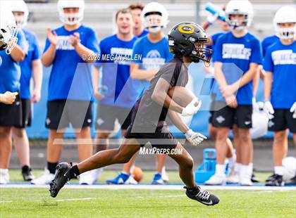 Thumbnail 2 in FR: Centerville vs. Springboro (7v7) photogallery.