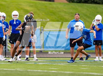 Thumbnail 2 in FR: Centerville vs. Springboro (7v7) photogallery.
