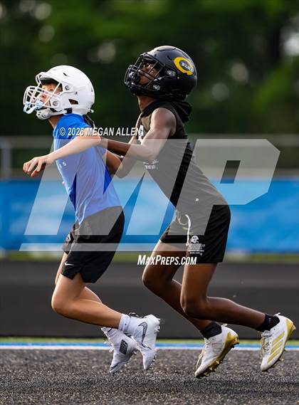 Thumbnail 1 in FR: Centerville vs. Springboro (7v7) photogallery.