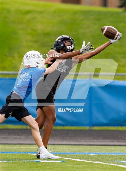 Thumbnail 2 in FR: Centerville vs. Springboro (7v7) photogallery.