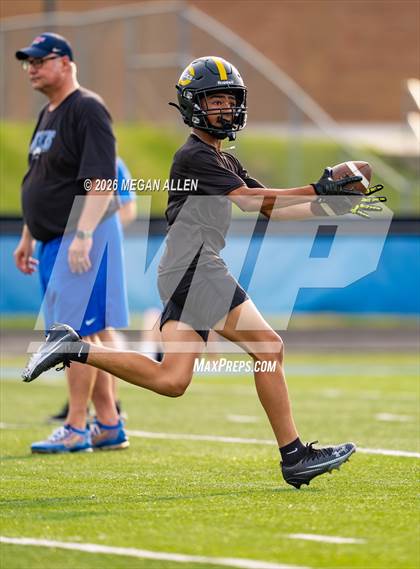 Thumbnail 2 in FR: Centerville vs. Springboro (7v7) photogallery.