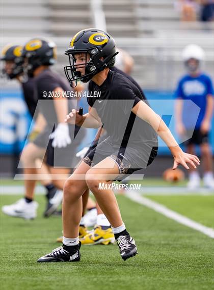 Thumbnail 2 in FR: Centerville vs. Springboro (7v7) photogallery.