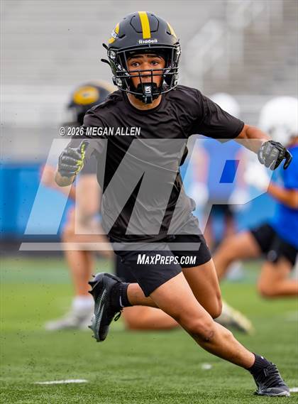 Thumbnail 2 in FR: Centerville vs. Springboro (7v7) photogallery.