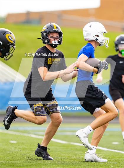 Thumbnail 2 in FR: Centerville vs. Springboro (7v7) photogallery.