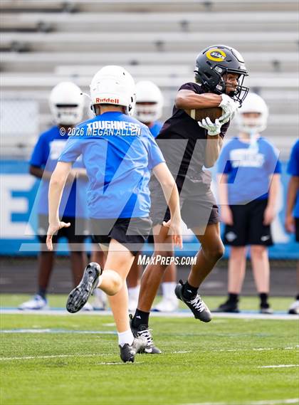 Thumbnail 1 in FR: Centerville vs. Springboro (7v7) photogallery.
