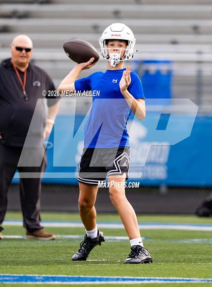 Thumbnail 2 in FR: Centerville vs. Springboro (7v7) photogallery.