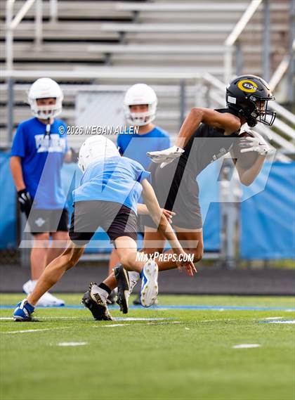 Thumbnail 1 in FR: Centerville vs. Springboro (7v7) photogallery.