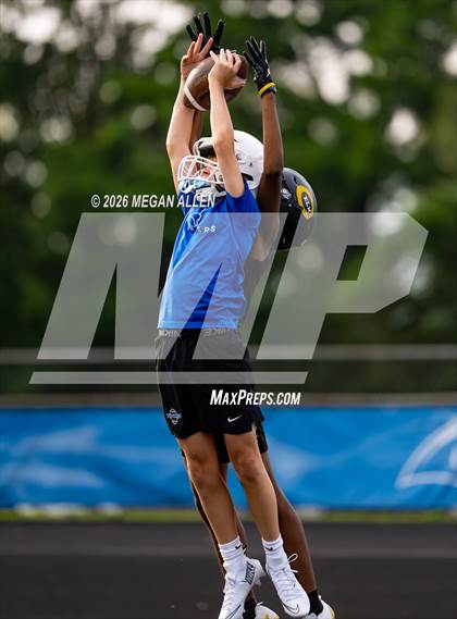 Thumbnail 2 in FR: Centerville vs. Springboro (7v7) photogallery.