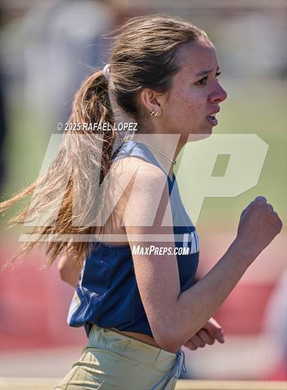 Thumbnail 3 in Dog Pound Invitational (3200M) photogallery.