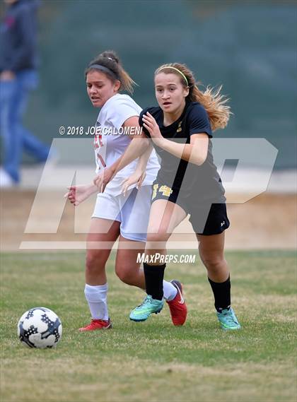 Thumbnail 1 in Lee [Robert E.] vs East Central (NEISD Invitational) photogallery.