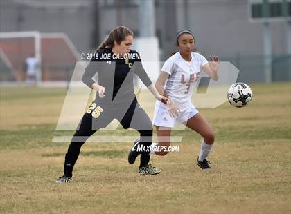 Thumbnail 3 in Lee [Robert E.] vs East Central (NEISD Invitational) photogallery.
