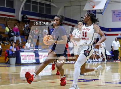 Thumbnail 1 in Southern School of Energy and Sustainability @ Terry Sanford (NCHSAA 3A 3rd Round) photogallery.