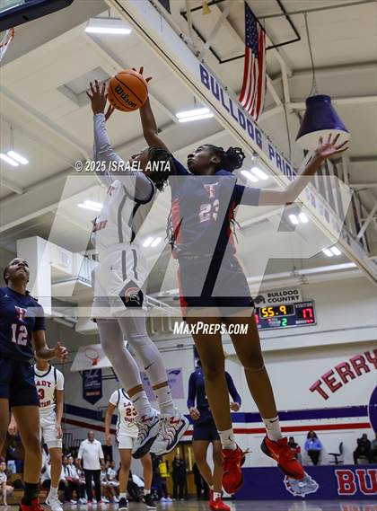 Thumbnail 1 in Southern School of Energy and Sustainability @ Terry Sanford (NCHSAA 3A 3rd Round) photogallery.