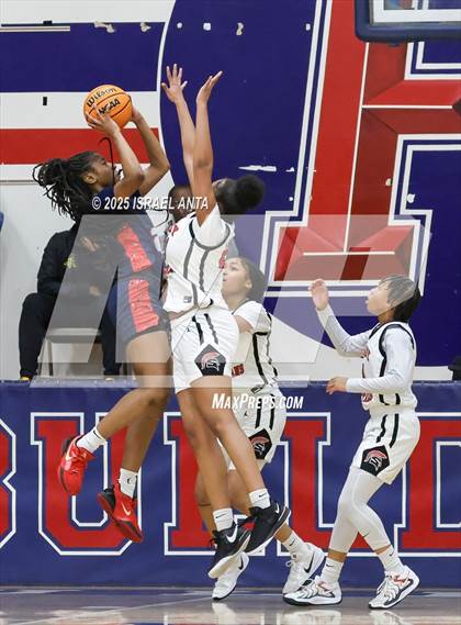 Thumbnail 2 in Southern School of Energy and Sustainability @ Terry Sanford (NCHSAA 3A 3rd Round) photogallery.