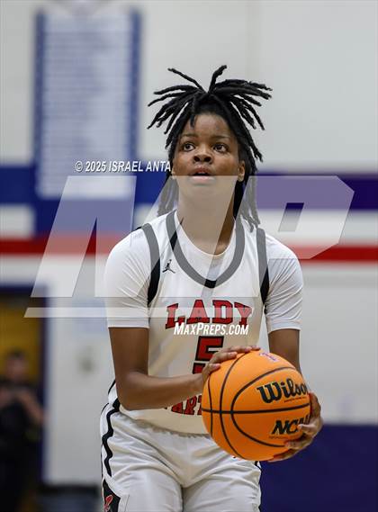 Thumbnail 2 in Southern School of Energy and Sustainability @ Terry Sanford (NCHSAA 3A 3rd Round) photogallery.