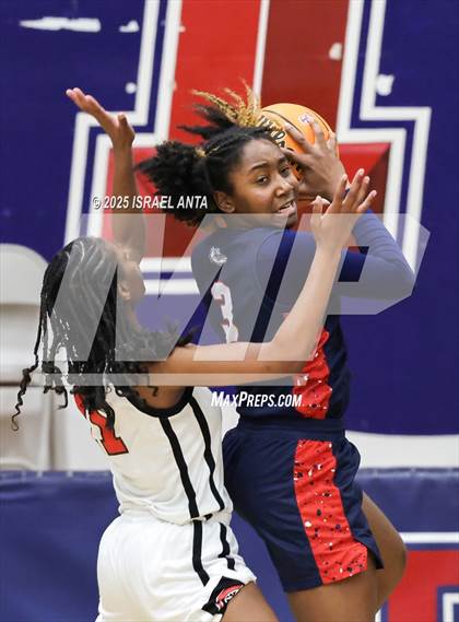 Thumbnail 3 in Southern School of Energy and Sustainability @ Terry Sanford (NCHSAA 3A 3rd Round) photogallery.