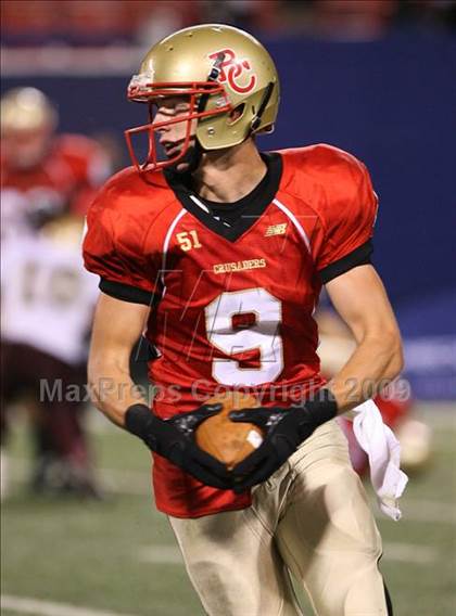 Thumbnail 3 in Bergen Catholic vs. Iona Prep (Kickoff Classic) photogallery.
