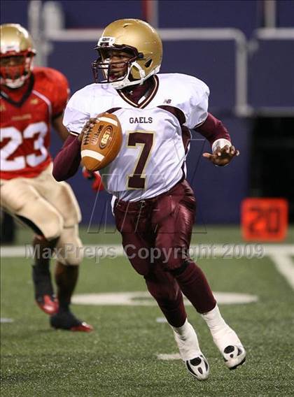 Thumbnail 3 in Bergen Catholic vs. Iona Prep (Kickoff Classic) photogallery.