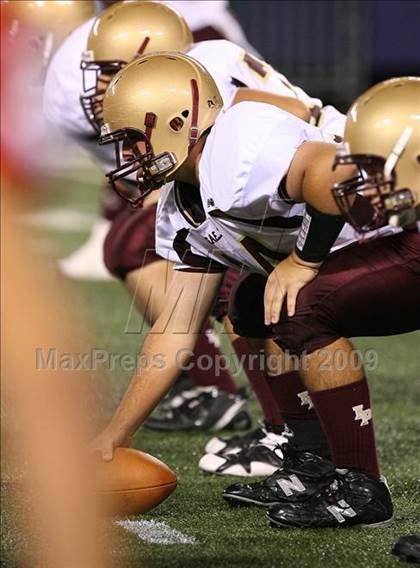 Thumbnail 2 in Bergen Catholic vs. Iona Prep (Kickoff Classic) photogallery.