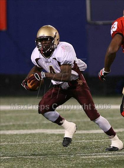 Thumbnail 1 in Bergen Catholic vs. Iona Prep (Kickoff Classic) photogallery.