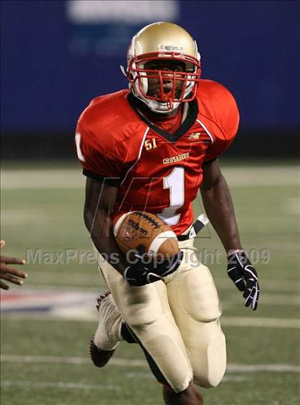 Thumbnail 1 in Bergen Catholic vs. Iona Prep (Kickoff Classic) photogallery.