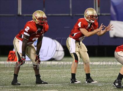 Thumbnail 2 in Bergen Catholic vs. Iona Prep (Kickoff Classic) photogallery.