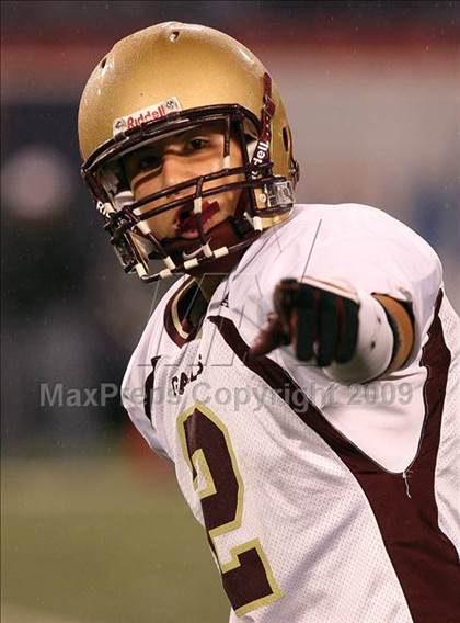 Thumbnail 3 in Bergen Catholic vs. Iona Prep (Kickoff Classic) photogallery.