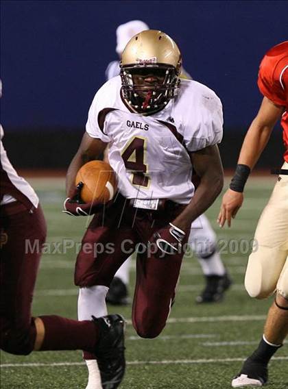 Thumbnail 2 in Bergen Catholic vs. Iona Prep (Kickoff Classic) photogallery.