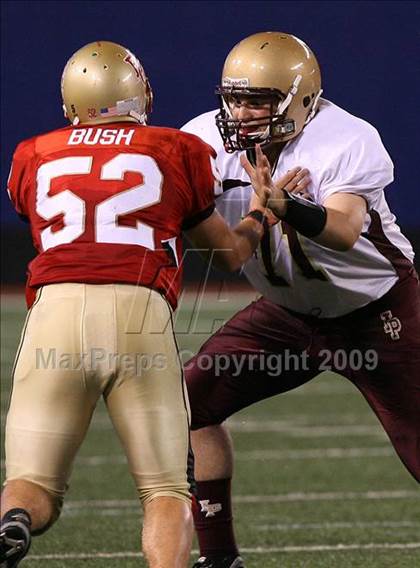 Thumbnail 3 in Bergen Catholic vs. Iona Prep (Kickoff Classic) photogallery.