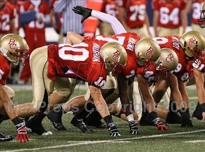 Thumbnail 1 in Bergen Catholic vs. Iona Prep (Kickoff Classic) photogallery.