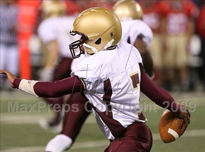 Thumbnail 3 in Bergen Catholic vs. Iona Prep (Kickoff Classic) photogallery.