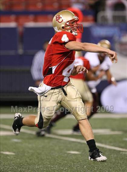 Thumbnail 3 in Bergen Catholic vs. Iona Prep (Kickoff Classic) photogallery.