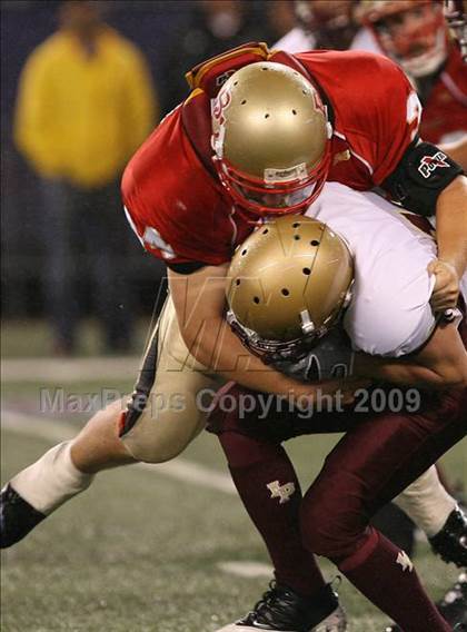 Thumbnail 2 in Bergen Catholic vs. Iona Prep (Kickoff Classic) photogallery.