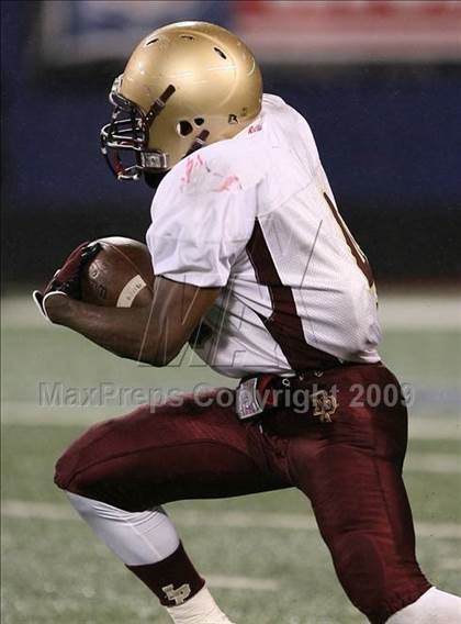Thumbnail 3 in Bergen Catholic vs. Iona Prep (Kickoff Classic) photogallery.
