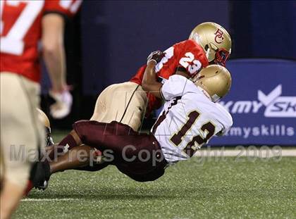 Thumbnail 3 in Bergen Catholic vs. Iona Prep (Kickoff Classic) photogallery.