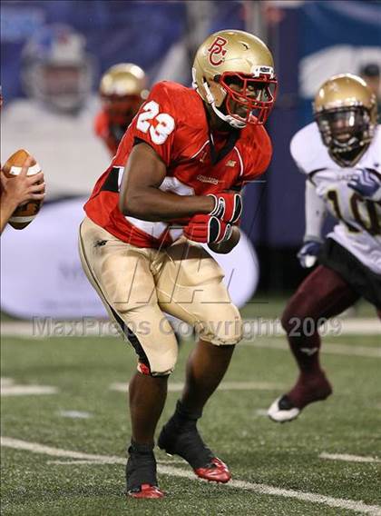 Thumbnail 2 in Bergen Catholic vs. Iona Prep (Kickoff Classic) photogallery.