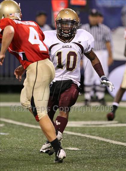 Thumbnail 3 in Bergen Catholic vs. Iona Prep (Kickoff Classic) photogallery.