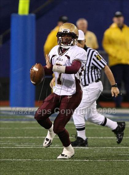 Thumbnail 1 in Bergen Catholic vs. Iona Prep (Kickoff Classic) photogallery.