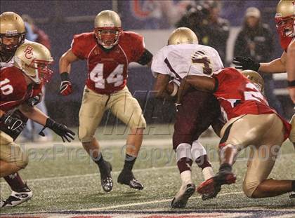 Thumbnail 2 in Bergen Catholic vs. Iona Prep (Kickoff Classic) photogallery.